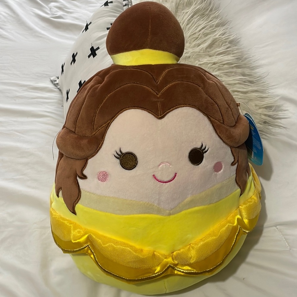 Belle Squishmallow